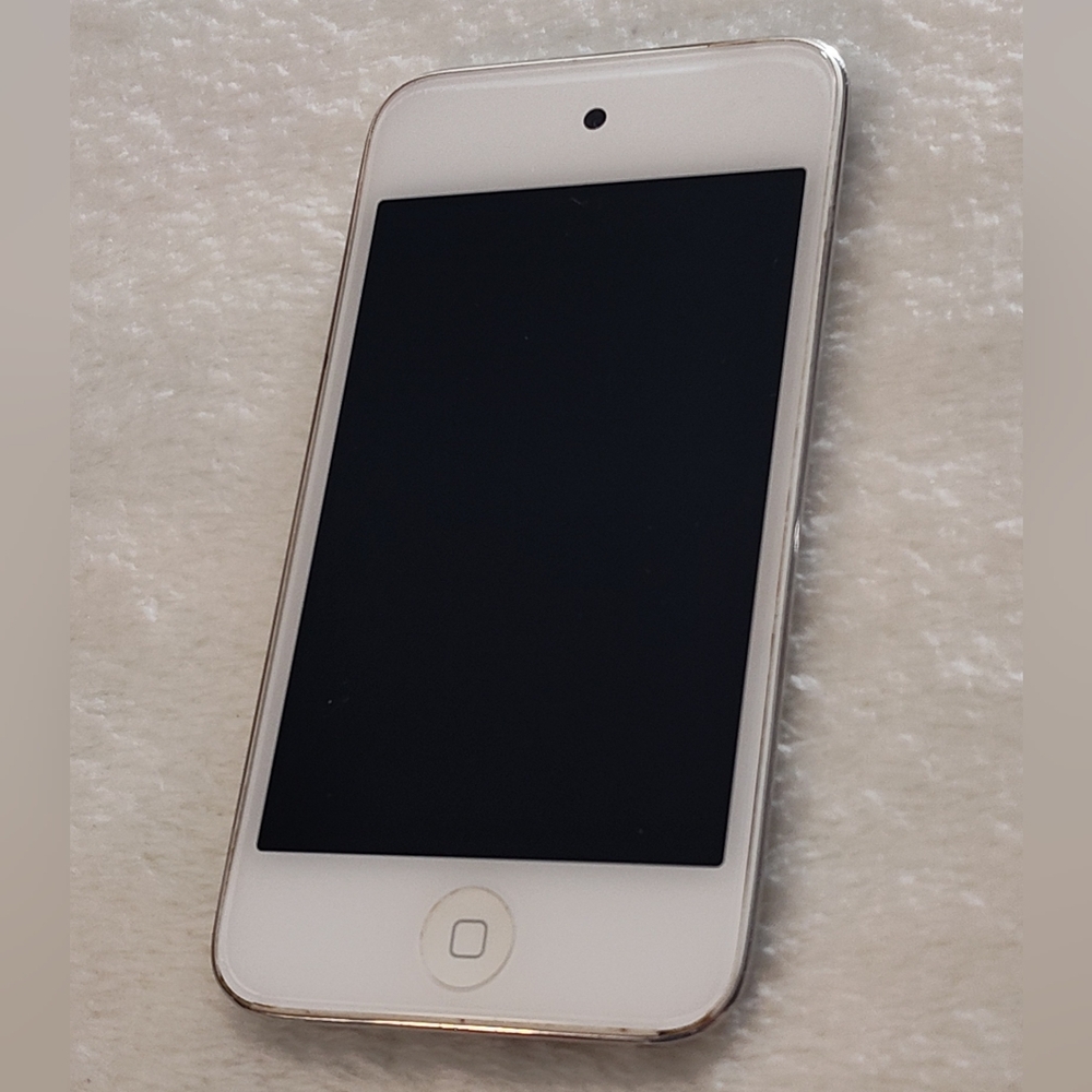 Vintage! White iPod Touch (NO Charger)
